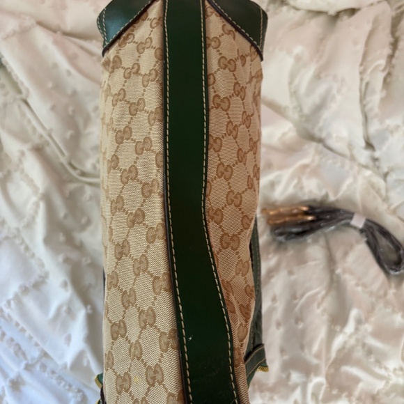 Gucci Beige GG Canvas Green Crocodile Trim Secret Medium Hobo Bag - Picture 2 of 4